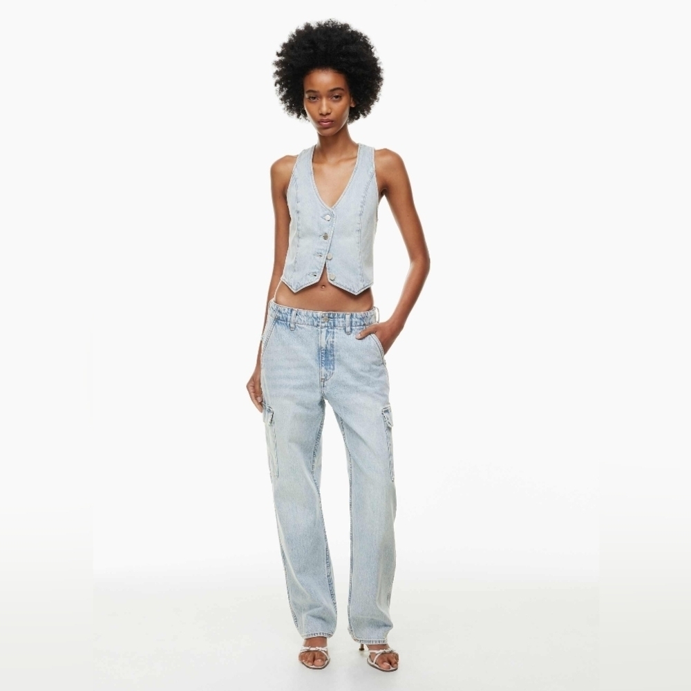 Aritzia Denim Forum 90s Edie Lo-Rise cargo jeans size 27 in EUC In Black
